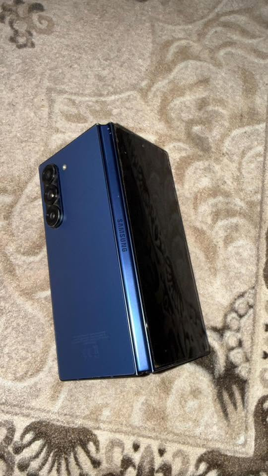 جهاز z fold 6 
ذاكره 256 
وتر بروف 
جهاز نضافه 95 نضيف كلشي مابي 
مكاني ديالى 
للتواصل ***********
السعر 950 وبي مجال
