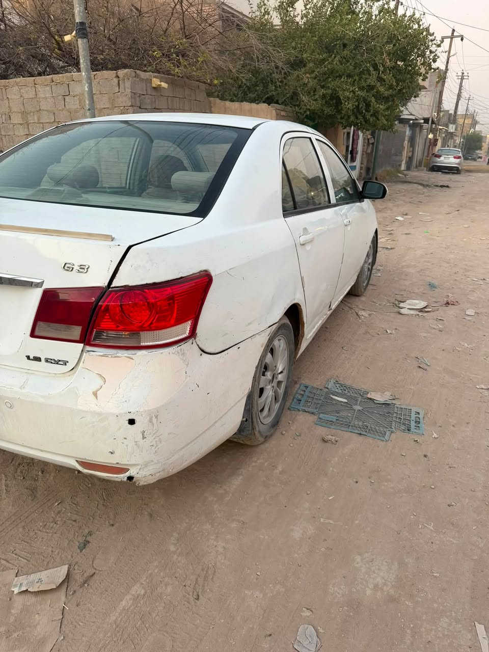 السلام عليكم سيارة بي واي دي موديل ٢٠١٣ السيارة بيها طخطخات بسيطه بيها وكاله رقم بابل الماني مكان السيارة بابل شارع ٨٠  هاتف ***********
