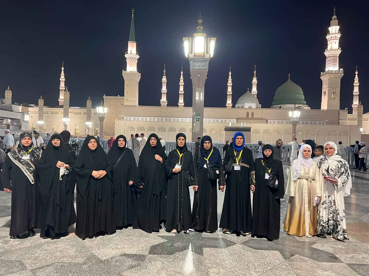 حملة حمزة الهذال 

في إقامة ومزارات المدينه المنوره 

‏***********

