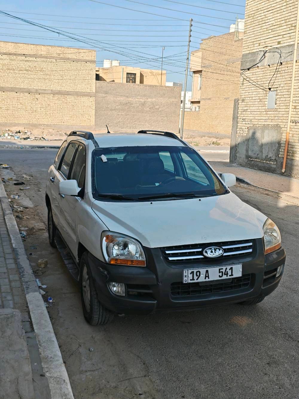 السلام عليكم كيا سبورتج موديل 2008 وارد امريكي باسمي رقم كربلاء ضررها  الأمريكي الجاملغ الأيمن والسيارة مصبوغة عام جمالية سيارة جاهزة حدادية گير مكينة 6 سلندر 2700 فقط نقص تبريد رقم مميز 541 أ كربلاء 
مكاني كربلاء السعر 78 وبيها مجال قليل 
للتواصل ***********
