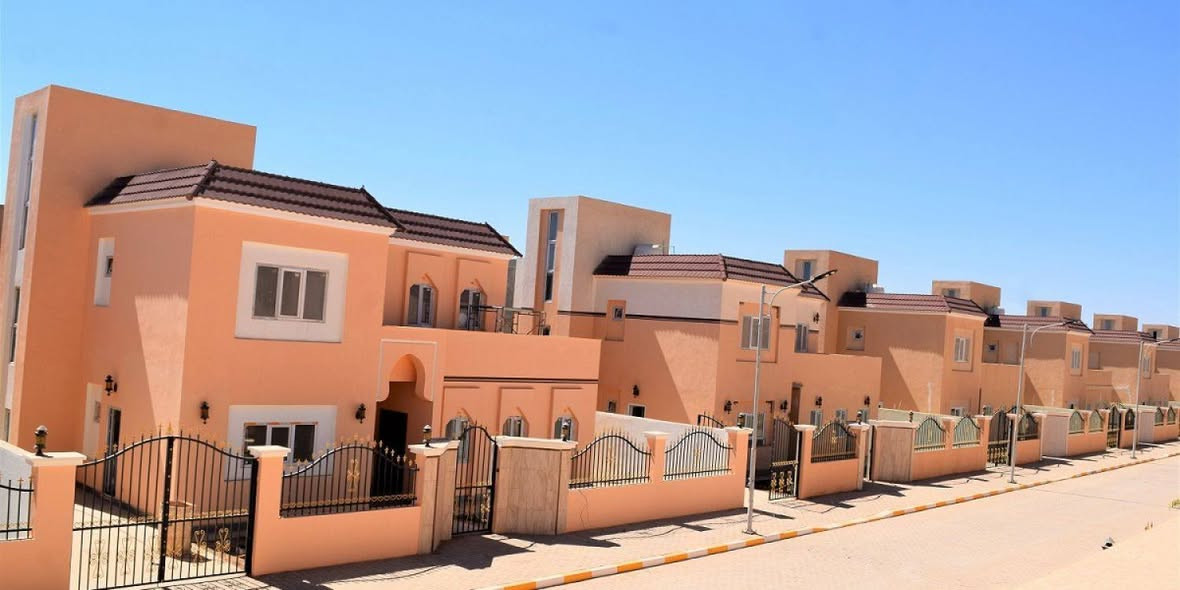 بيت للإيجار في مجمع السلام
المساحة: 200 متر مربع

​الموقع: مجمع السلام السكني (المنطقة B شارع 28 رقم الوحدة 573)

​المواصفات: (غرفتين بالطابق الارضي وغرفيتن بالطابق العلوي +بلكونة وسطح / الصالة / الحمامات / حالة البيت فارغ)

​السعر: (٤٠٠ الف) شهرياً

​للتواصل والاستفسار: [***********]
