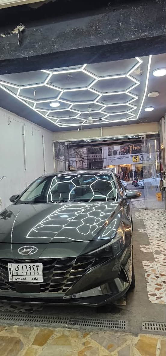 السلام عليكم 
للبيع هونداي النترا 23 رقم بغداد باسمي تحويل ثاني يوم 
محرك 2000دوش 
فتحة 
شاشة ديجتال متصلة 
تحكمات كاملة 
ايرباك ستيرن فقط طاك 
ماشية 87 الف 
السعر 145 وبيها مجال 
للتواصل *********** ابو حسن  واتساب 
صور الحادث موجوده
