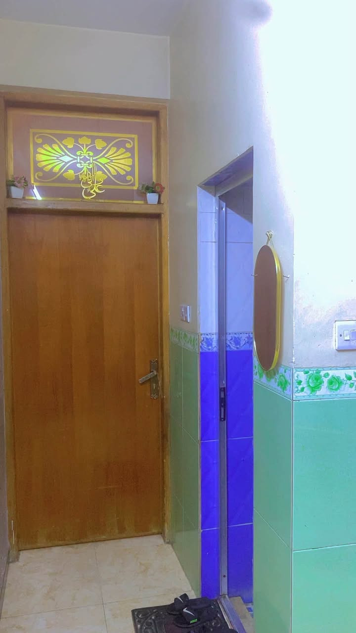 قطاع ٥٨ • قريب ع الشارع • ثلاث طوابق