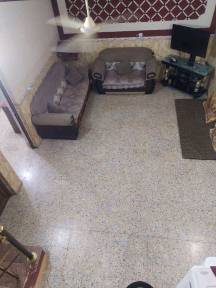 بيت للبيع تكريت حولي الزهور
مساحه 173 متر واجهه 9ونص ونزال 18 طابقين استقبال ومطبخ وصاله و5 غرف نوم ومخزن ومجموعات صحيه عدد اثنين الاتصال *********** أو مراجعة مكتب السعد للعقار
