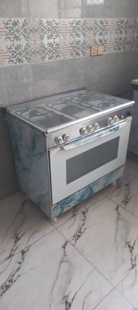 طباخ • نضيف • شغال