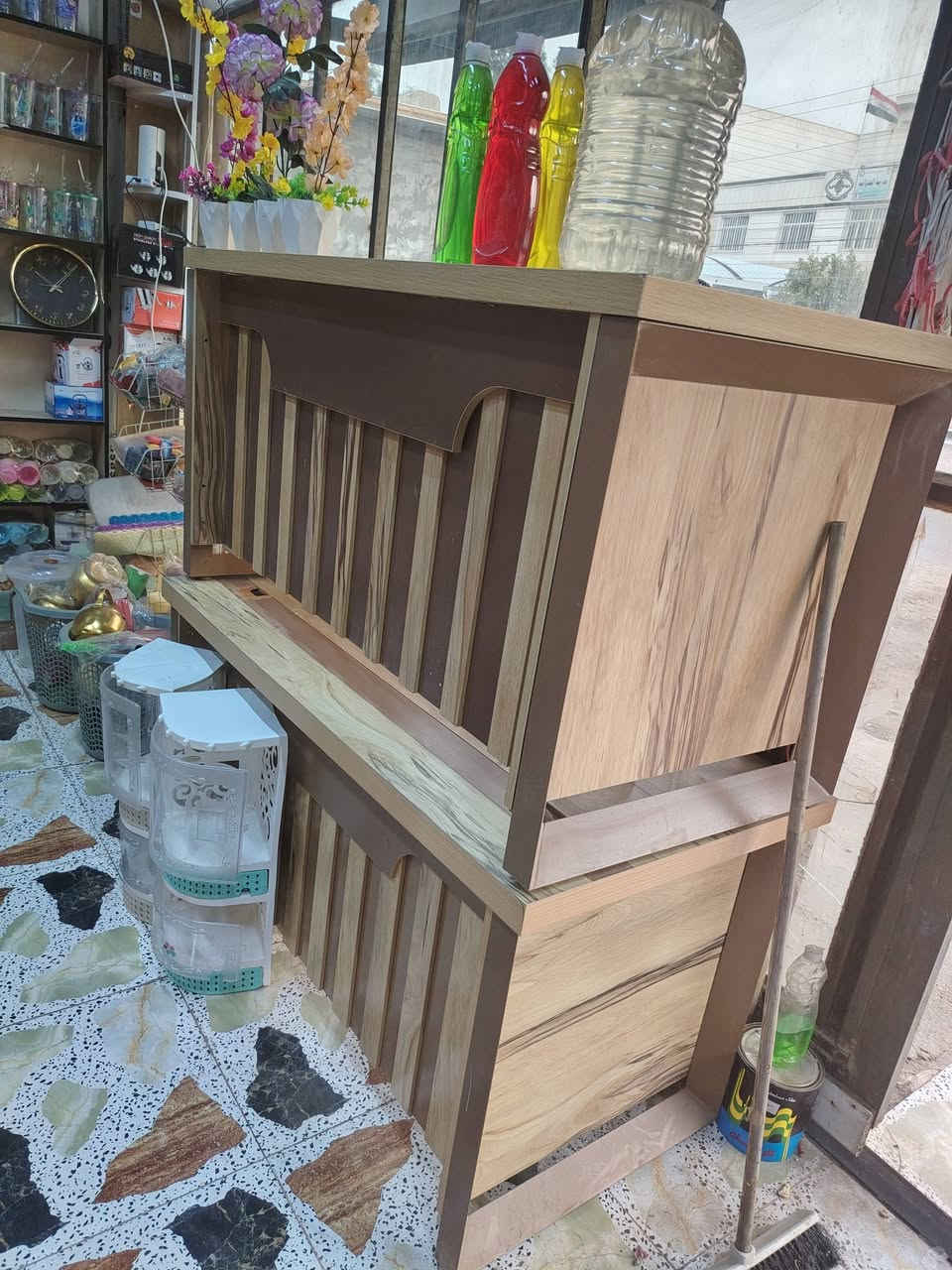 ميز مكتب • مستعمل • ناحية الرشيد