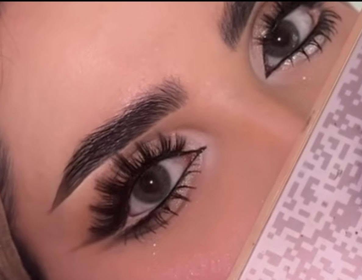 بنات حبيباتي عندي مجموعة على ماسنجر أنزل شغلي أسعار مناسبة جدا اسوي عروض تخفيضات أتريد اضيفه تكتب تم دز طلب العنوان الشهداء شارع سبعة نيسان

نص مكتوب في الصور:
- تسريحة مدعوتى