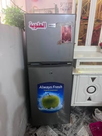 ثلاجه نضيفه كلش استخدام اقل 5 اشهر  ب 160 الف  للحجز واتساب 0780260708...