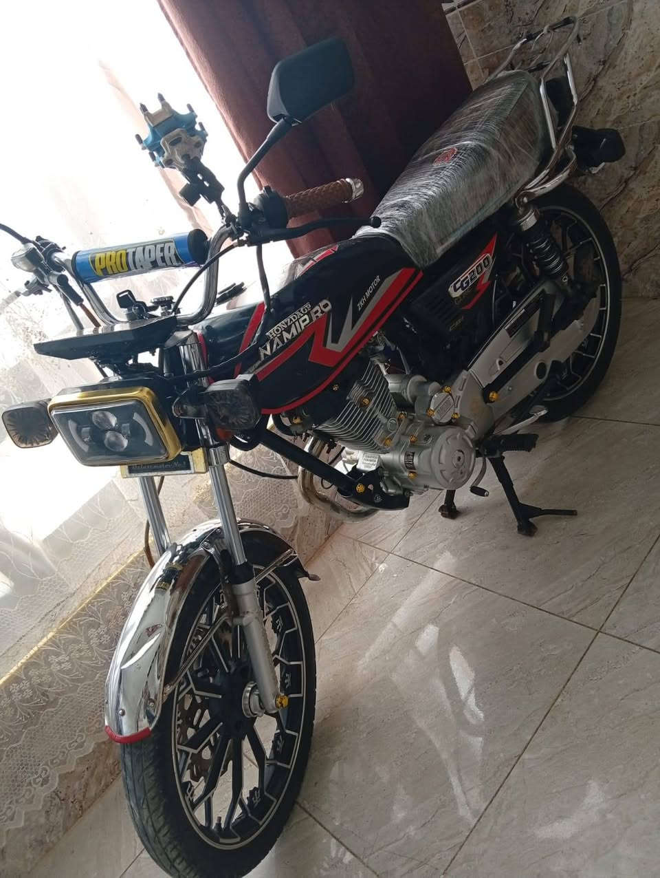 دراجه للبيع موديل 25 محرك 200 محرك مكفول السعر 800 وبيها مجال حك الجيه
***********
