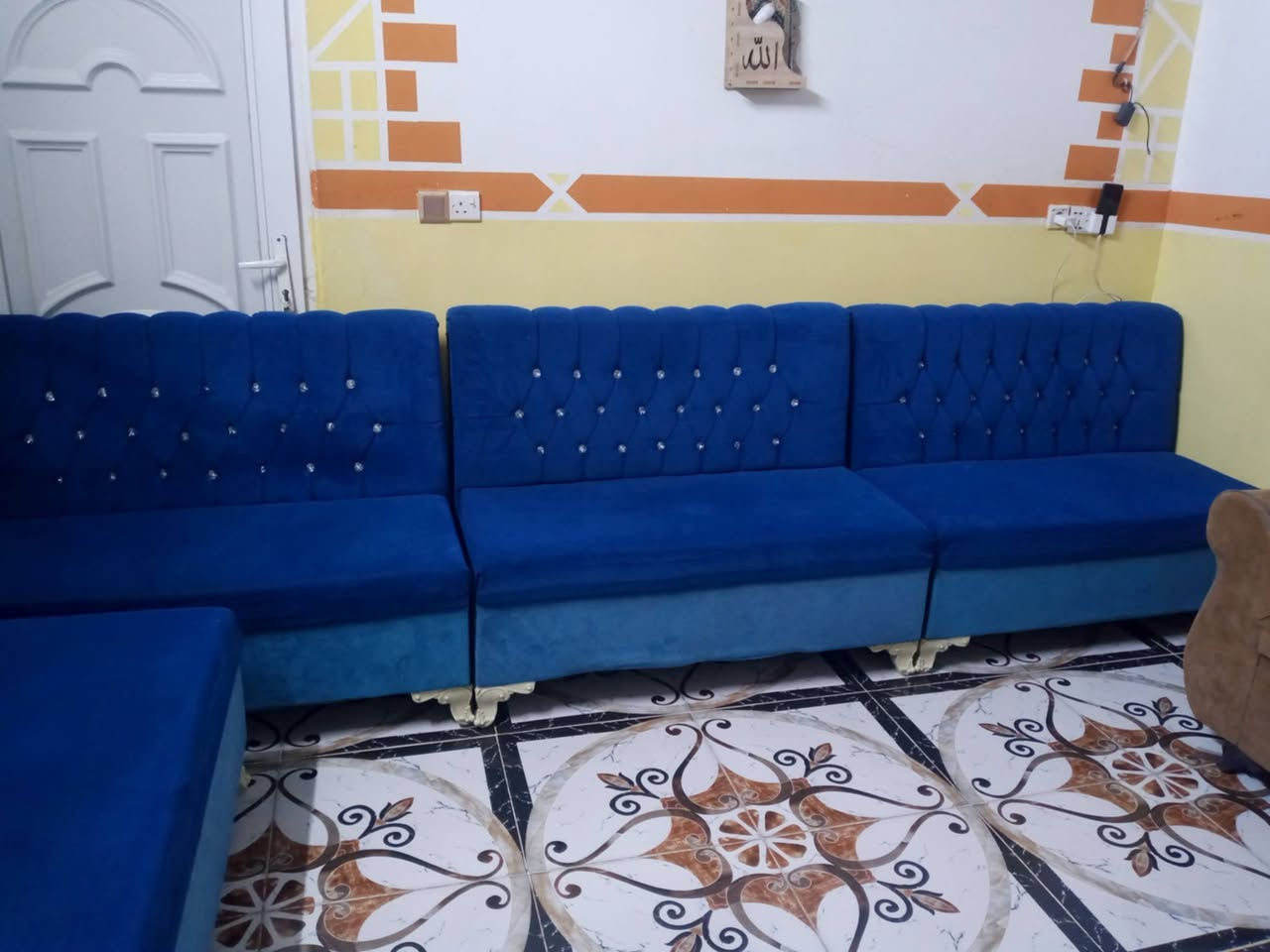 تخم نضيف. اي عيب مابيه السعر 190 وبيه مجال الشراي يخابر ***********
