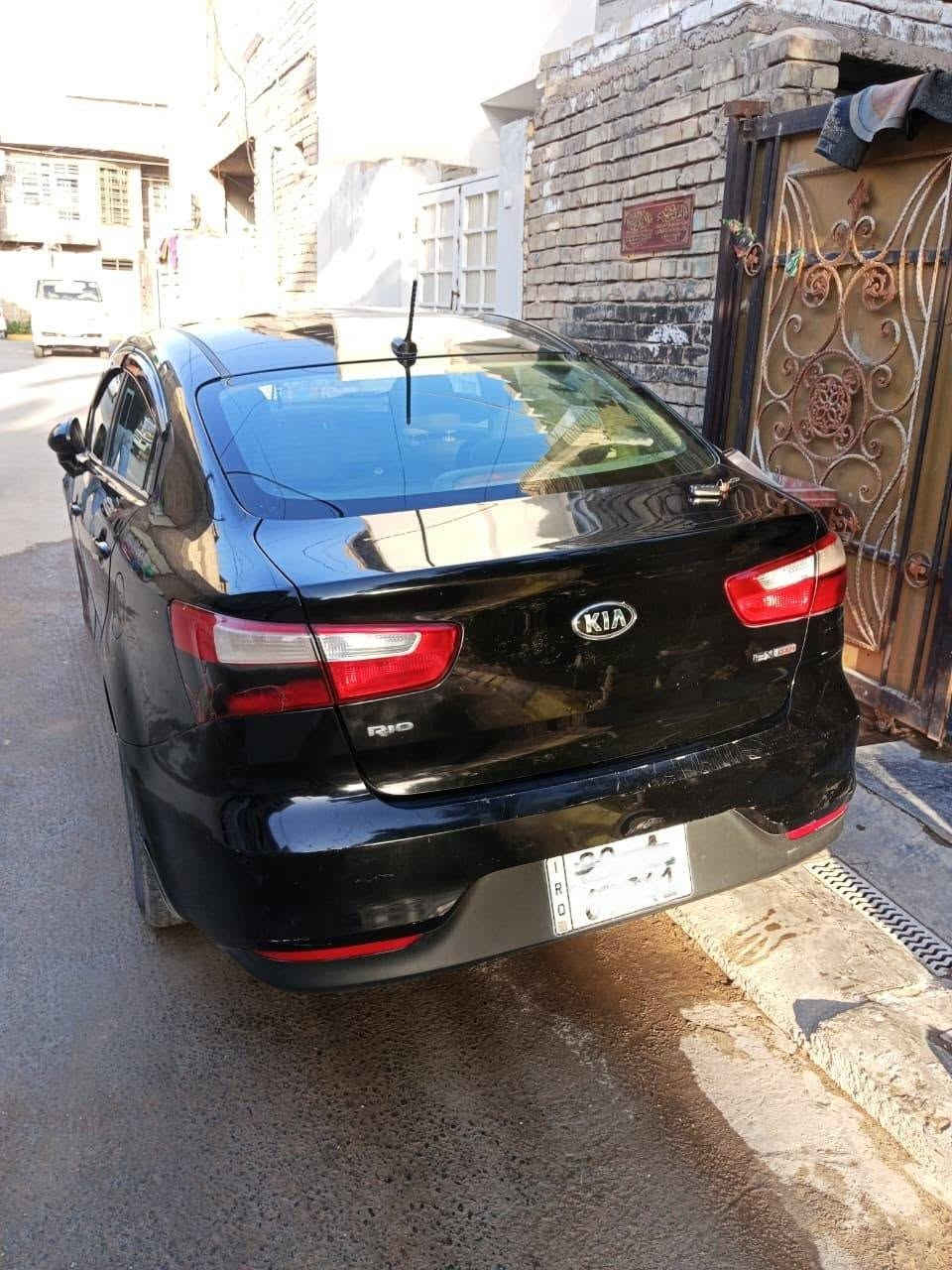 كيا ريو لون اسود صالون وارد امريكي
سونار موضح الحادث 
سنوية لحد 2028/6/14 
رقم انكليزي مشروع وطني تحويل ثاني يوم واسط 
مواصفاتها 
1. تدفئه تبريد شغال 
٢. مكينة الف وستمية 1600
٣. تخم صدر وحدادية جاهزة 
٤. كهربائيات كامله
سعرها 85 
رقم تواصل *********** 
اثير ***********
