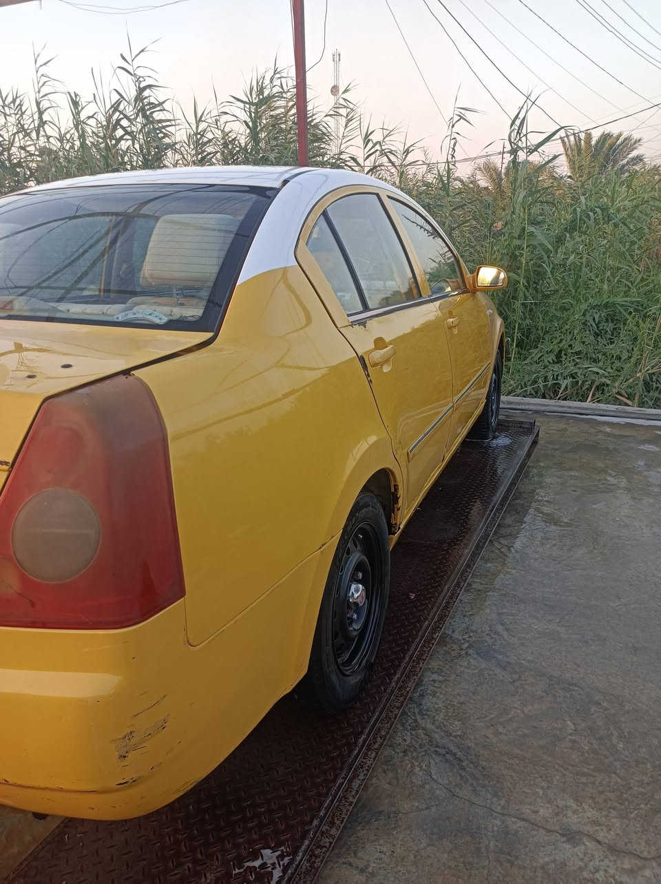 السلام عليكم 👋
شيري أي فايف  A5 ✅
محرك وكير كورلا 2000 أبو الجف 
سيارة رقم خصوصي أكددد‼️‼️ بأسمي السيارة 
السيارة موضحها كلشي بلفديو من حيث الخياس والطخات 
مواصفات 
شاشة تدعم كار بلي ✅
سنتر لوك قفل وفتح ✅
تبريدها ثلججج مال كورلة وانت يمك الحساب 👍
الداخل لونين ✅
السيارة مكفولة من حيث الشواصي ولغوط ولكص ومحرك 
انتباه ‼️ السيارة كيرها تعبان واريدلها ترتيبات من الخارج 
السعر 💲 36 وبيها مجال للشراي 
للاتصال ☎️ ***********

