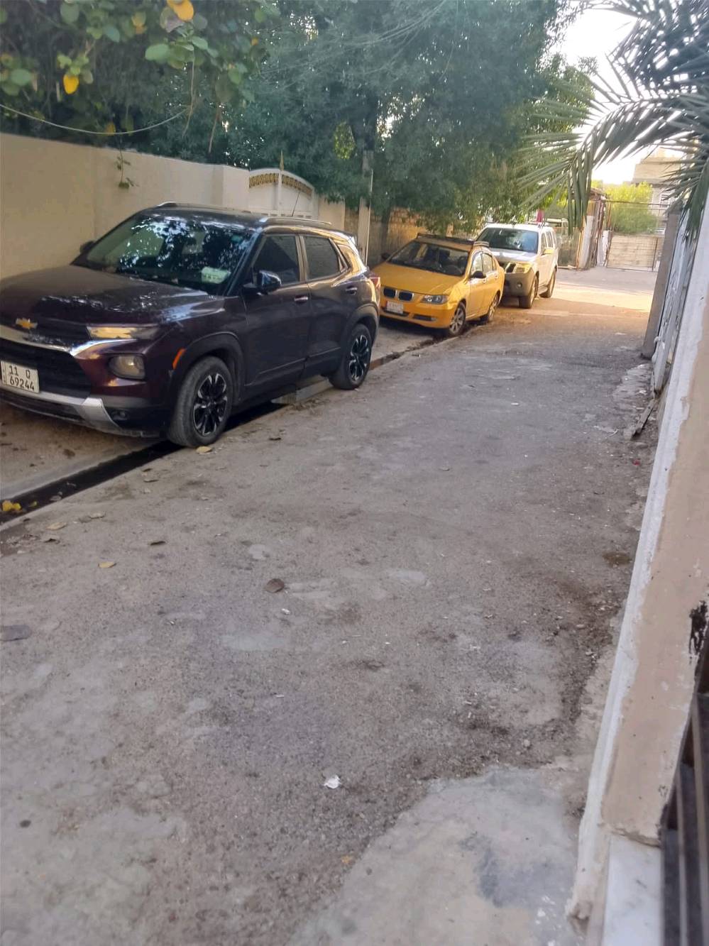 بيت للبيع طابو ملك صرف ثلاث طوابق مساحة ٨٠ متر في البلديات دور العمال قرب مدرسة الشهيد جمعة السوداني ثاني بيت بالفرع 
 
يحتوي الطابق الاول على طرمة وصالة وحولي ومطبخ وخدمات ومناور عدد ٢
 والطابق الثاني غرفتين وخدمات
 والطابق الثالث غرفة كبيره وخدمات وسطح 

واجهة البيت ٤ والنزال ٢٠ 
وعرض الفرع ٦ 

السعر ٢٢٠ وبي مجال 

للتواصل على الرقم ***********