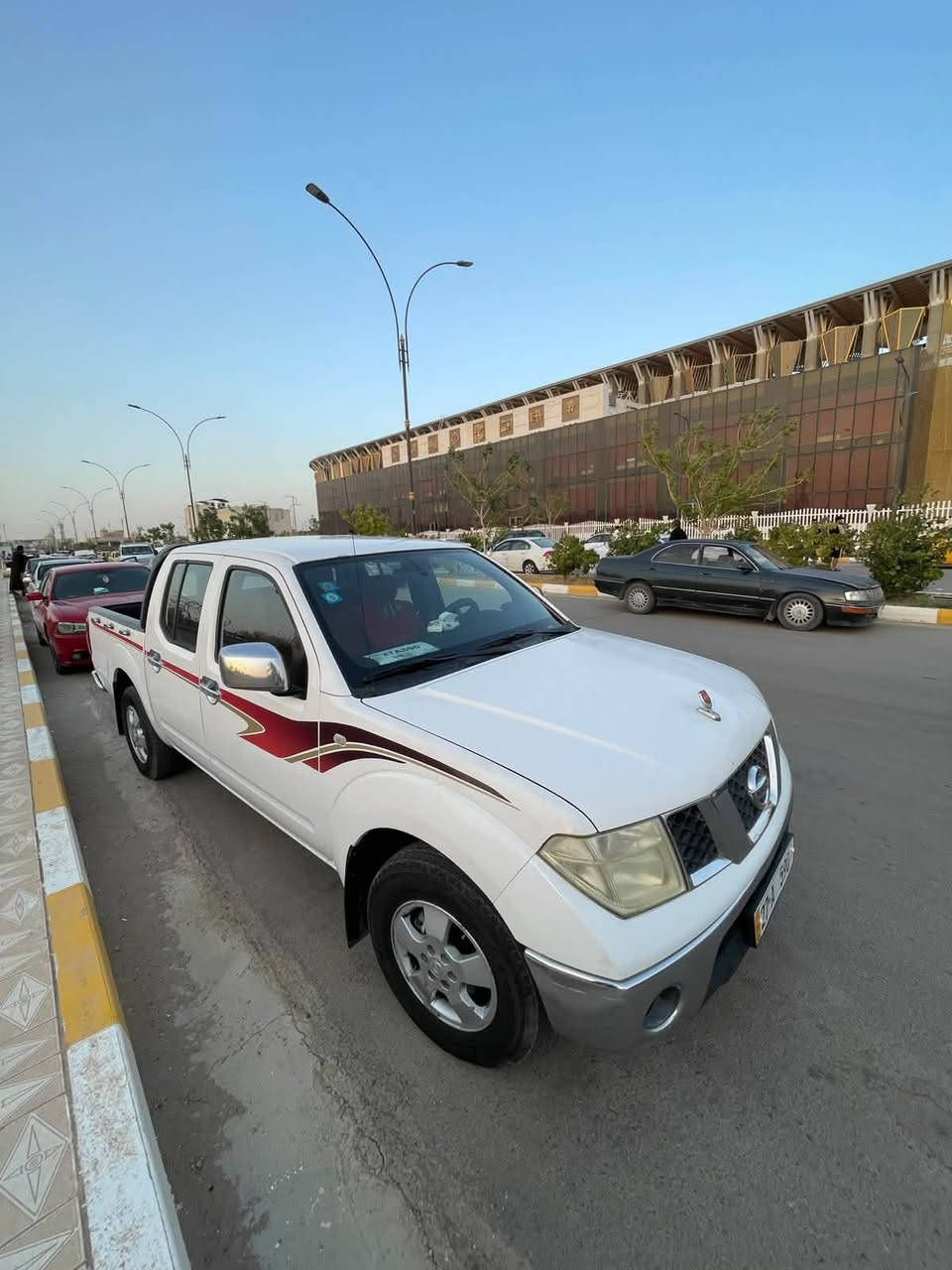 للبيع نيسان موديل 2008 
محرك ستاركس 3000 سبلاين مسكر وبيها كتاب من شركة التوزيع يوميا 40 لتر گاز بدون ضريبة ولا غرامات السيارة جاهزة كير مكينة حدادية تبريد السيارة بيها باب الصدر بي بارد وصبغ والباب الثاني بي بس بارد والسونار مرفوق بالمنشور بأسمي المداور خلال اسبوع 
العنوان الناصرية مركز 
السعر 85 وبيها مجال 
***********

