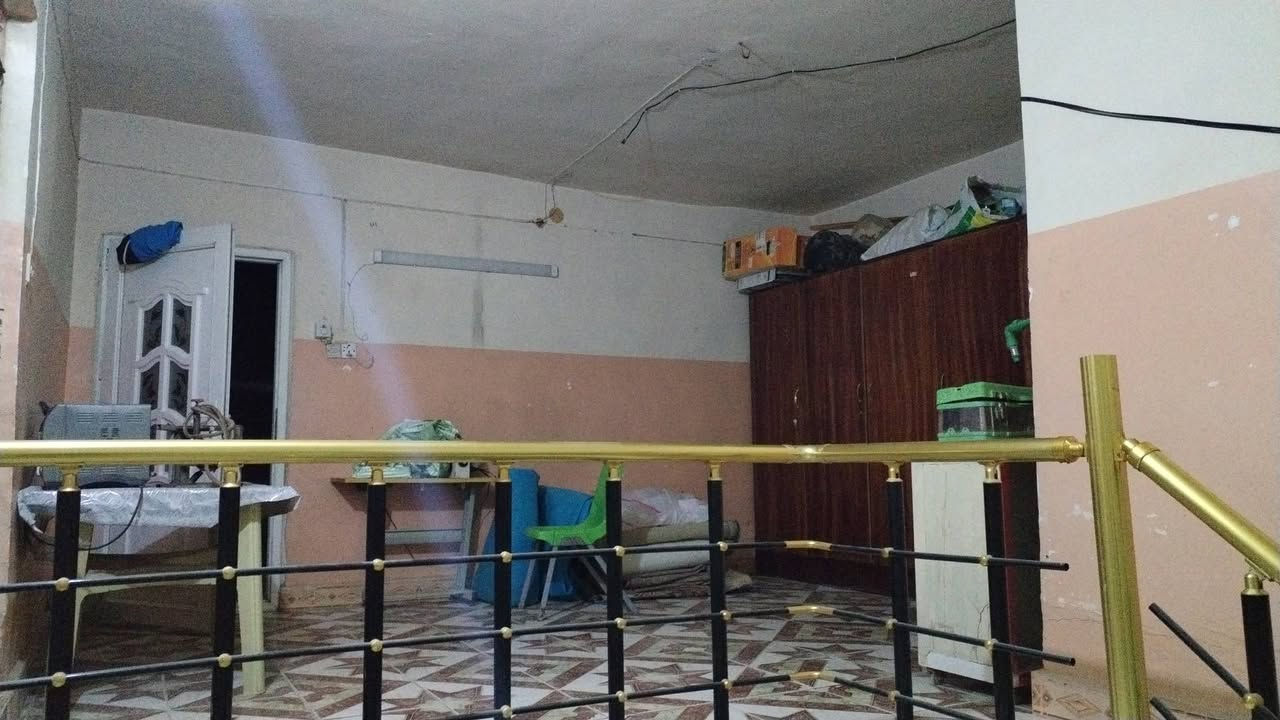 بيت بس ابيع عرصه ٢٥٤ متر حي العسكرية خلف مدرسة الرقيه اتصل ***********
