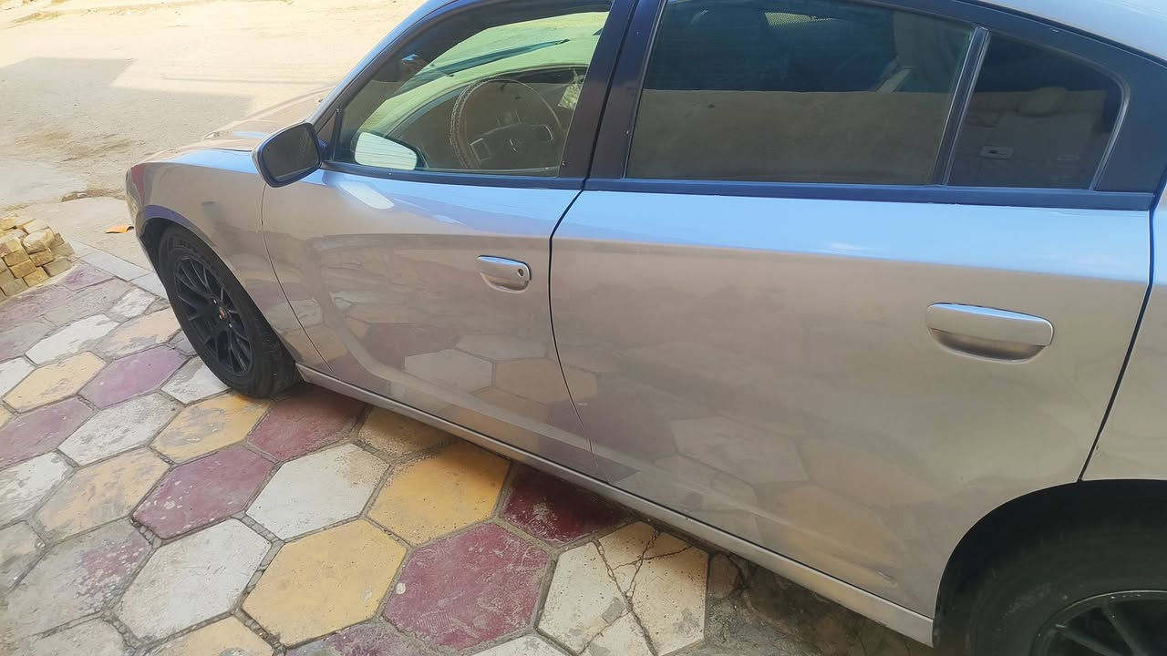 السلام عليكم چارچر 2014 رقم بغداد انكليزي بسمي السيارم بيها قليل ونه بل كسن السعر 130

وبيها مجال قليل الرقم ***********
