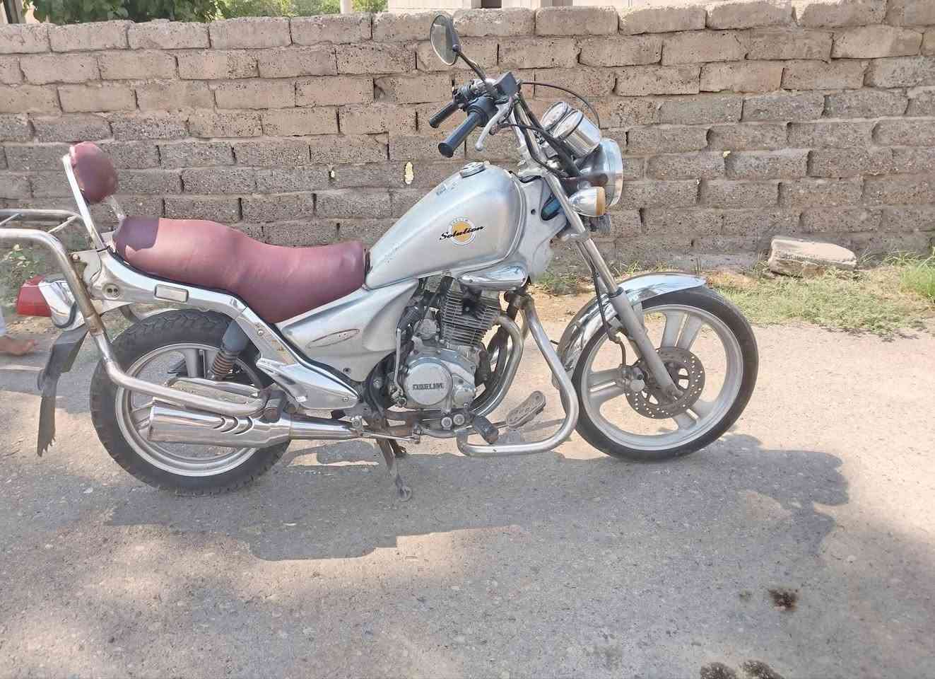 دايلم نضيف للبيع شغال 90/100 عايزه بالكهربايات شيء بسط السعر ٧٠٠ وللشراي بيه مجال  لتواصل ***********
