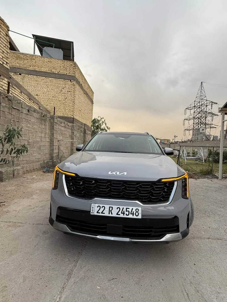 *للبيع كيا سورنتو Kia Sorento 2024* 🧿
*فيس لفت جديد - فئة عالية - 7 راكب*

*التفاصيل:*
- *الموديل*: 2024
- *اللون*:سمنتي  - داخلي اسود جلد
- *الوارد*: امريكي
- *الحادث*: جاملغ وباب
- *الدفع*: 4x4
- *المكان*: بغداد
- *الرقم*: اربيل

*المواصفات:*
- شاشتين 12.3" متصلة بانوراما
- جلد + كراسي كهرباء + بانوراما
- ويل 20 انج اسود + لايتات LED جديدة
- كروز ذكي + رادارات + كاميرا
- شحن وايرلس + بصمة + تشغيل عن بعد

*السعر*: اتصال
‭***********‬
*للاستفسار*
