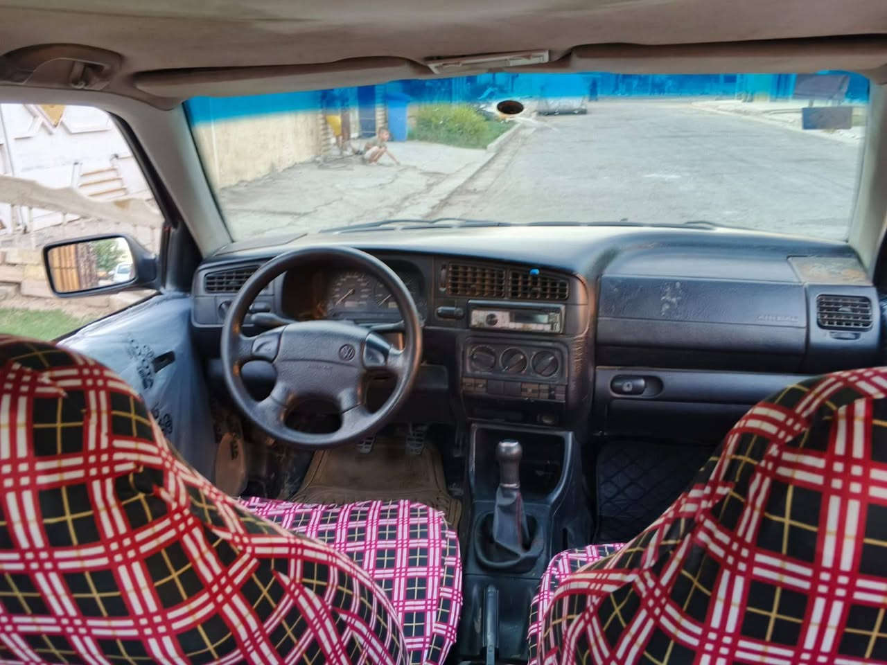 سلام عليكم كولف موديل93بغدادبسمي كيرمحرك وتبريدخيرمن الله تخم تايرجديدصدرهانضيف السعر29بغداددوره***********
