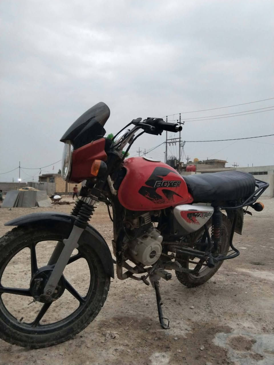 دراجه بوكسر موديل 2018 اورق صولي شرط ترقيم اذ تريد مكينته محتاجه ضاغطه وزنجيل لفيتر كلي لان بيه صوت  بس تمشي وشغاله مكانه كوت
*********** 

575 سعره
