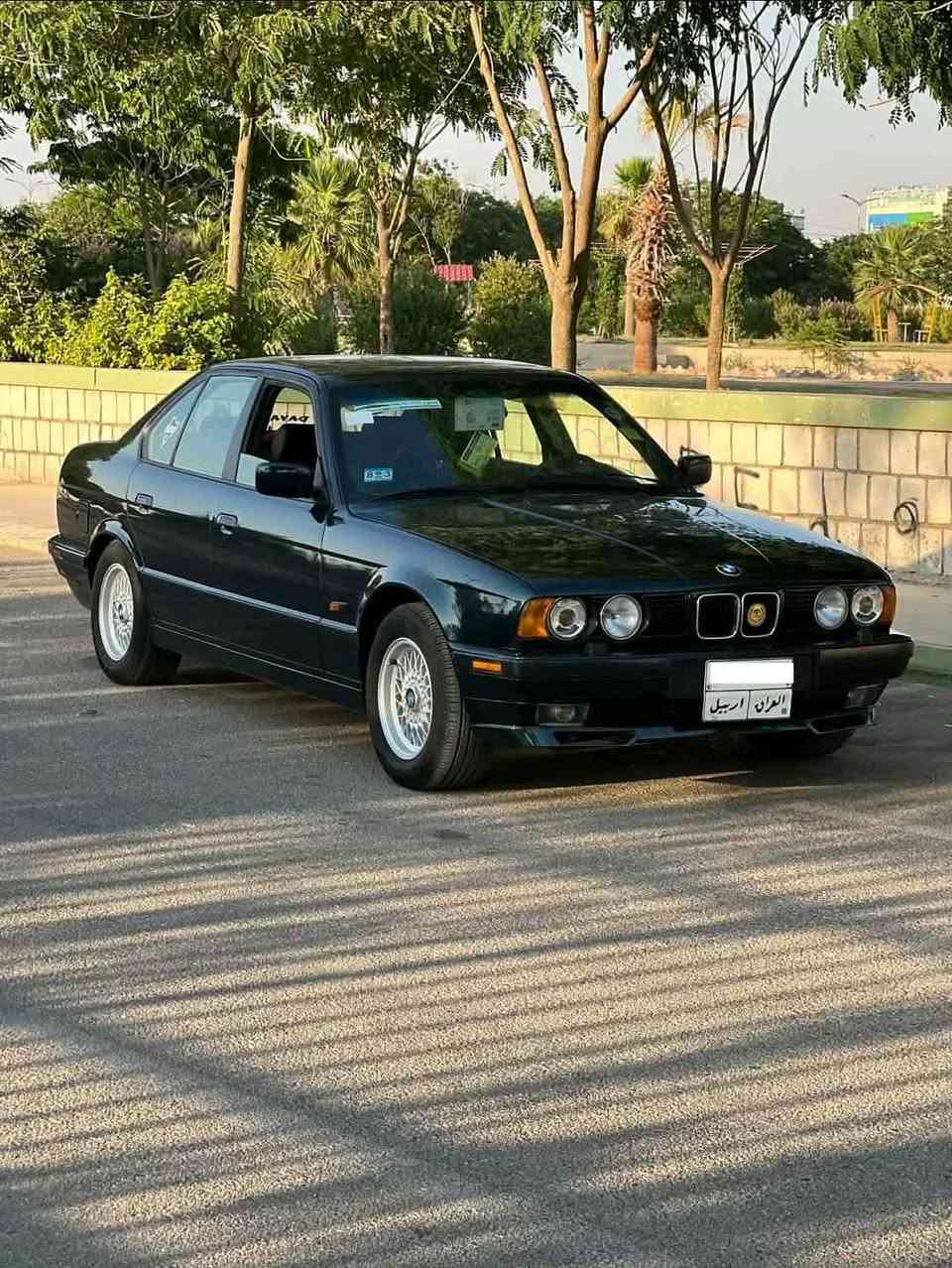 ⭐️للبيع فقط 
‏⭐️بي إم دبليو  موديل 1991
⭐️اصل 525 
⭐️شرط لا تنقص ولا تبخر 
⭐️صبغ عام جمالية

⭐️كهربائيات شغالة كلها 
 
⭐️كشنات جلد كهرباء )
⭐️تبريد ثلج قطعتين (مركزي ) 
⭐️تنته شغالة 
⭐️تلفون ومايك 

⭐️رقم اربيل تحويل مباشر )
⭐️مكان سيارة جلولاء رقم هاتف ***********
⭐️السعر خاص او اتصل واني خادم
