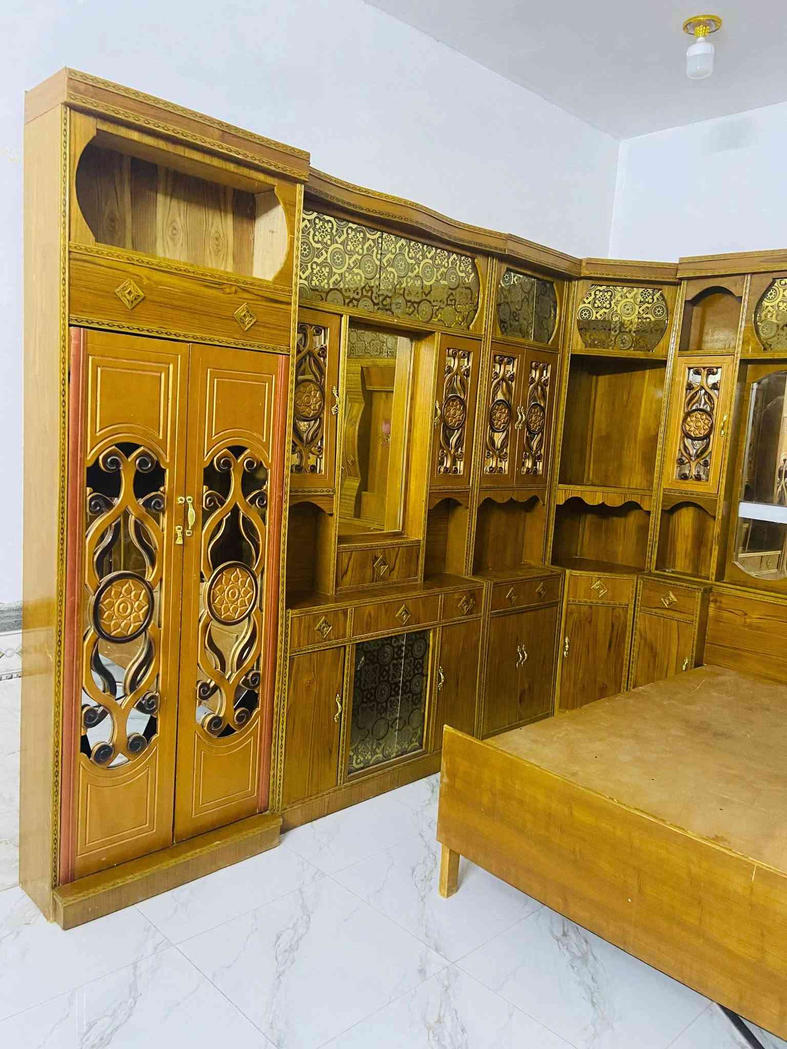 متوفر غرف نوم بعدهن جدد خشب صاج داخل و خارج شرط حطاطه نضافه فول ديكور حديث بسعار مناسبة
‏عنوان الرمانه البعبيد الحويجه نقل وشد مجاني واصل لباب بيتك وتلميع 
‏‪***********‬/ وتساب وخاص
