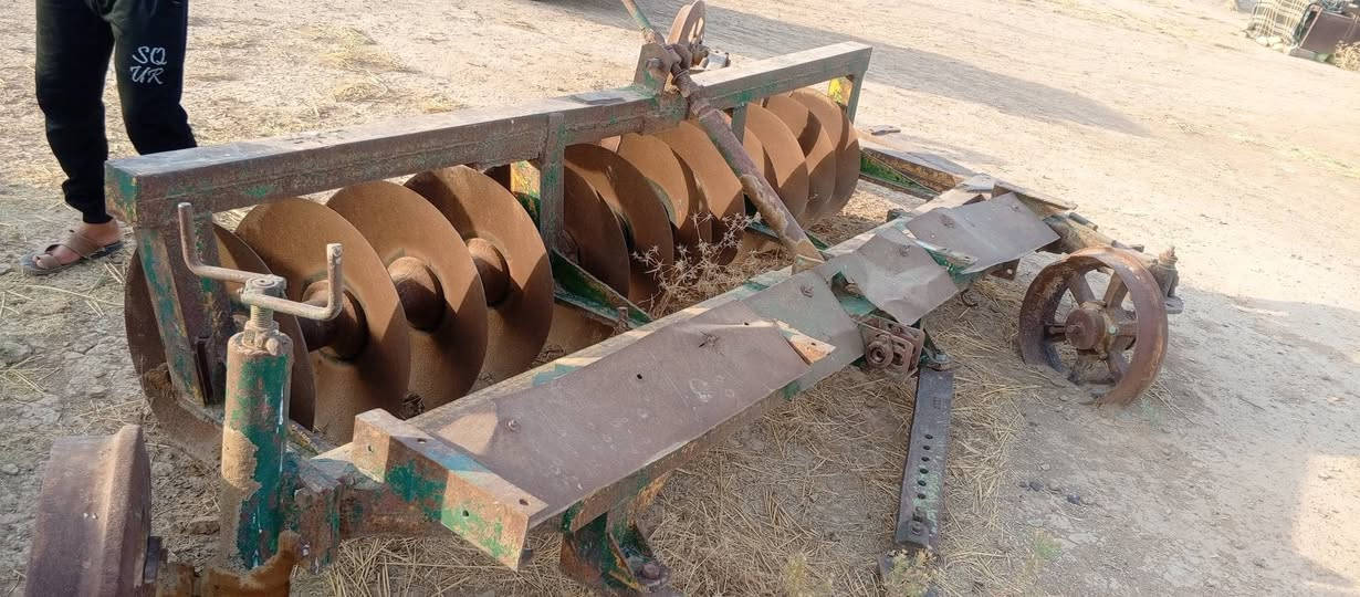 السلام عليكم 
للبيع دسك 12 صاج عمل مؤيد صوج فرنسية
مكاني الموصل قضاء بعاج قرية النوفلي 
للتواصل: 
*********** كورك 
‏‪***********‬‏ أسيا

