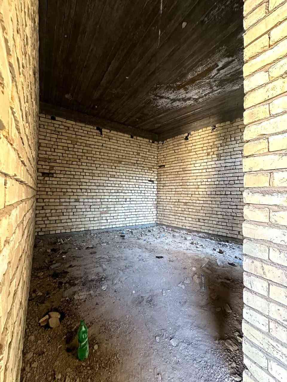 السلام عليكم هيكل البيع مساحة 100 مربع الشارع الرئيسي 10 متر شارع الغسل للاستفسار عل أرقم ***********
