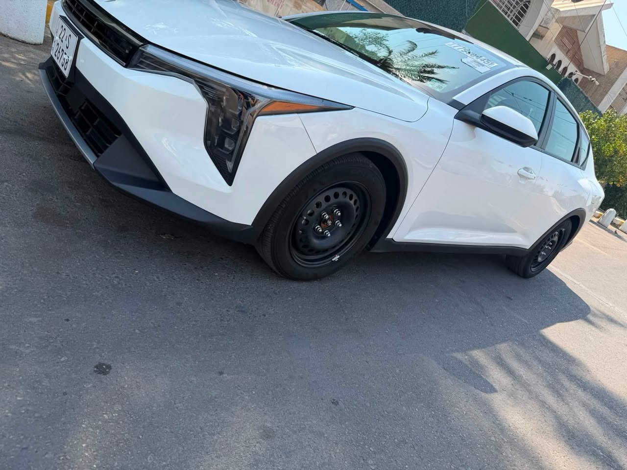 السلام عليكم حبايب كي فور موديل 25 دخول جديد مرقم اربيل هزة اوفحص جديد بسمي شرط التحويل ماشيه 5 الف بدون ايرباك بدون دواخل شرط الفحص حادث موضح امامك بنيد مبدل او مصبوغ والجاملغ فقط ربع الجاملغ مصبوغ والباقي مكفولة السياره جديدة او بالعافية على المشتري مكاني شارع فلسطين السعر 164 او بيهه مجال للاتصال ***********

