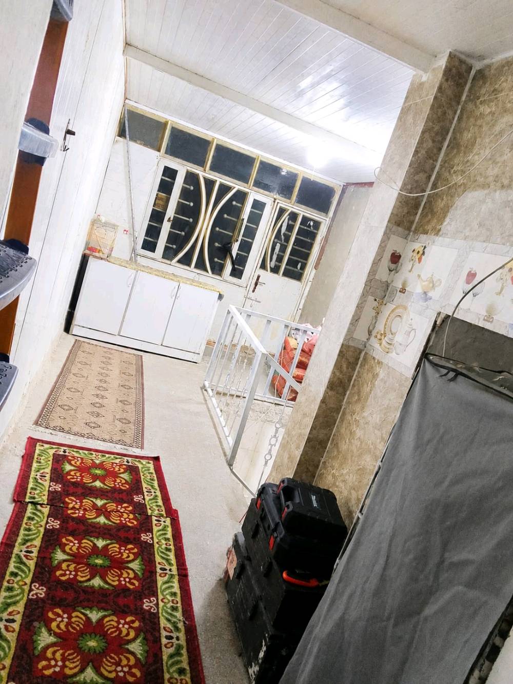 مكلفه بل نشر  بيت تجاوز 60 متر 
نزال 20 ماء ومجاري وكهرباء 3 خطوط
طابقين وبي معاملة ورقم من مجلس بلدي كامل 

الطابق الأول كراج واستقبال ومطبخ وغرفة ومناور اثنين وحمامات اثنين داخلي وخارجي

والطابق الثاني غرفة وحمام وبيتونة وسطح الطابق الثاني فقط سقف ساندويج

مكانة بغداد جديدة بشارع المسبح قرب روضة المقدام 

رايدته ب70 مليون وبي مجال 
غرض البيع نريد بيت أكبر 

للتواصل ***********