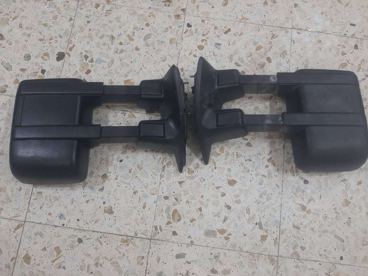 السلام عليكم من رخصة الادمن
يوجود مري جانبية فورد f350 للبيع 

للاستفسار الاتصال على الرقم ***********

