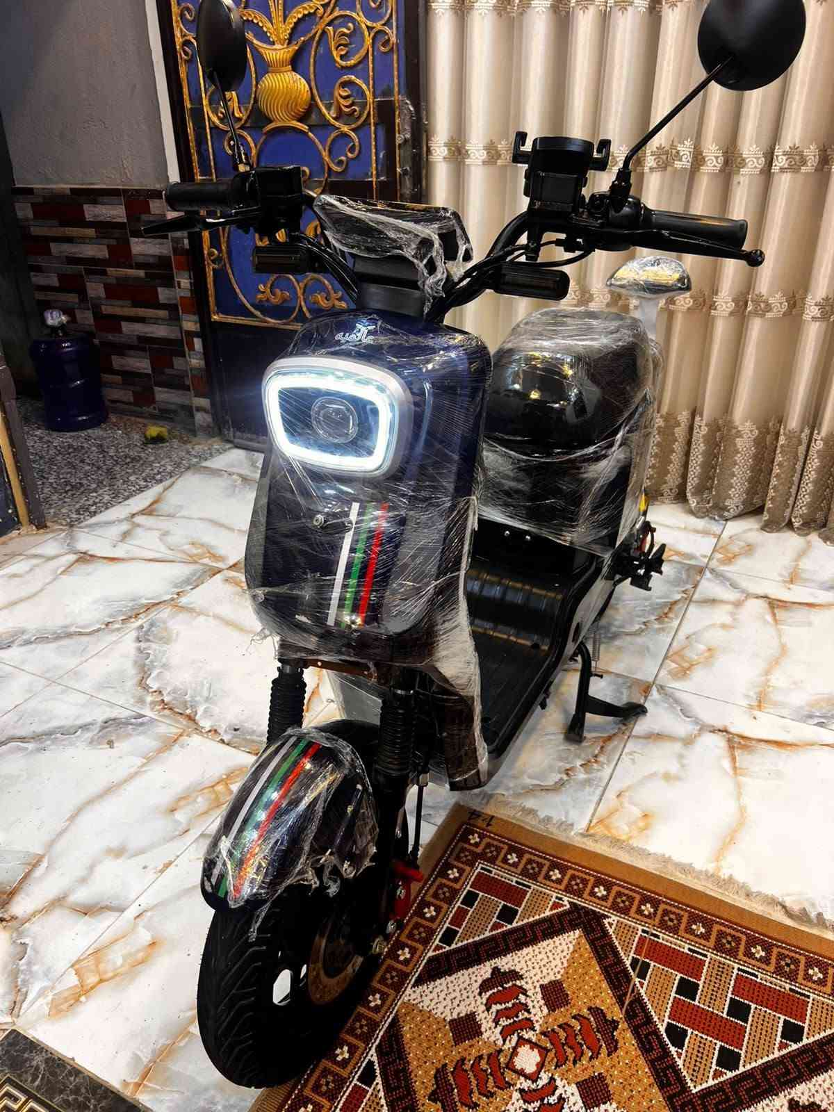 سلام عليكم دراجه R8بل كارتون زيرو زيرو بصمات ثنين سويجات ثنين  مثبت سرعه لايت لد بكلايت لد 5 بطاريت دبل 26 دراجه جديده لوك مرايات شاحنه اصليه والصور تحكم نضافه مكاني ناصريه مركز السعر اتصل وتدلل *********** واتساب واتصال
