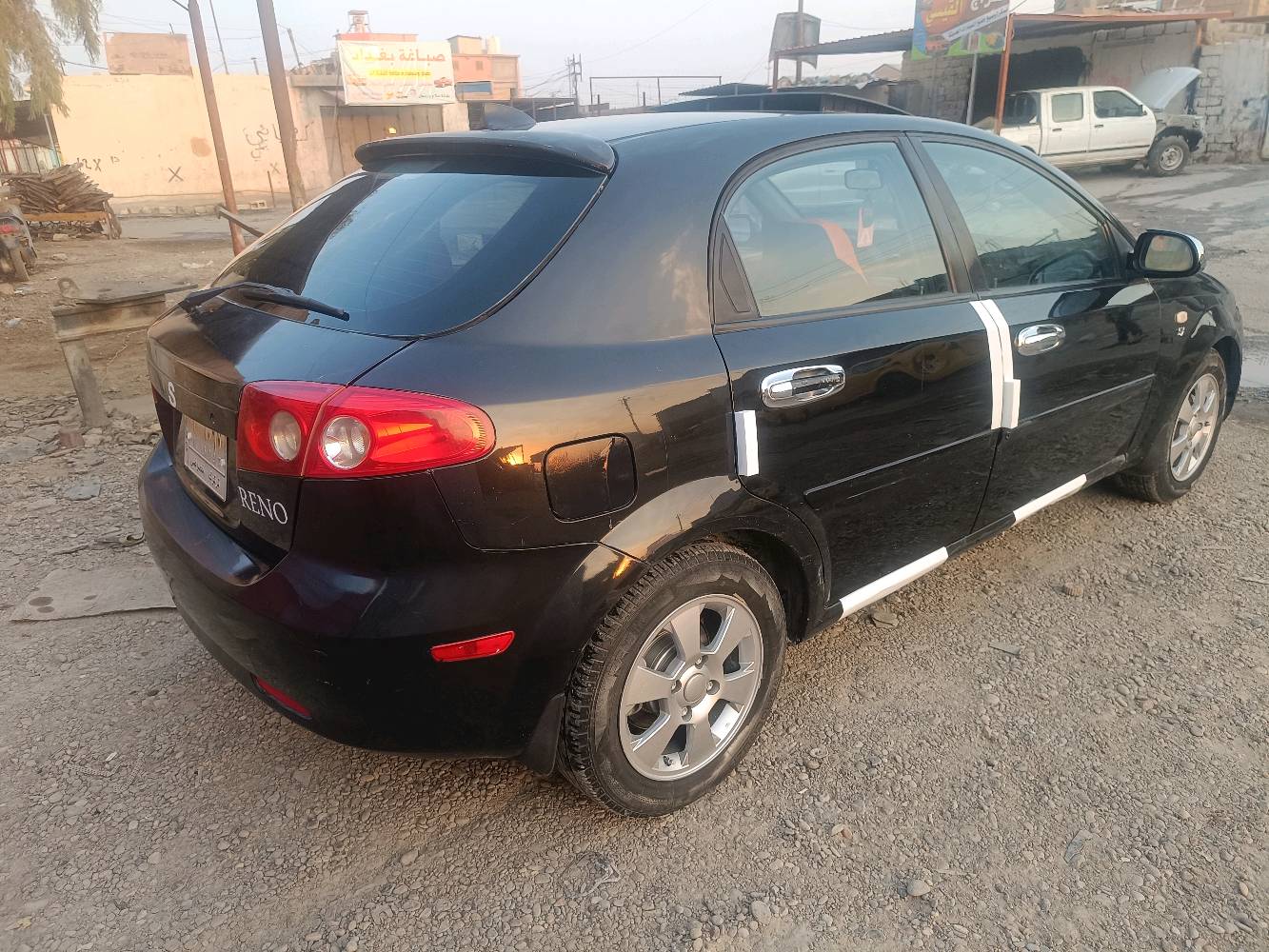 ***********..***********
شنو موديل السيارة بالضبط وسنة الصنع/الدخول؟ وهل هي أوبترا لو شنو اسمها الكامل؟: 
ساسوكي هاش باك 2008
وين موقع السيارة هسه؟ وأي محافظة/منطقة، وهل متاحة للفحص والمعاينة بأي وقت؟: 
تكريت 
شنو وضع الممشى (الكيلومترات)؟ وهل المكينة، الجير، المكيف، والهربائي شغالين زين؟: 
تدفئه وتبريد
هل السيارة بيها صبغ أو سمكرة أو حوادث سابقة غير اللي مبين بالصور؟ وشنو سبب البيع؟: 
بيها قطعتين ولباقي مكفول