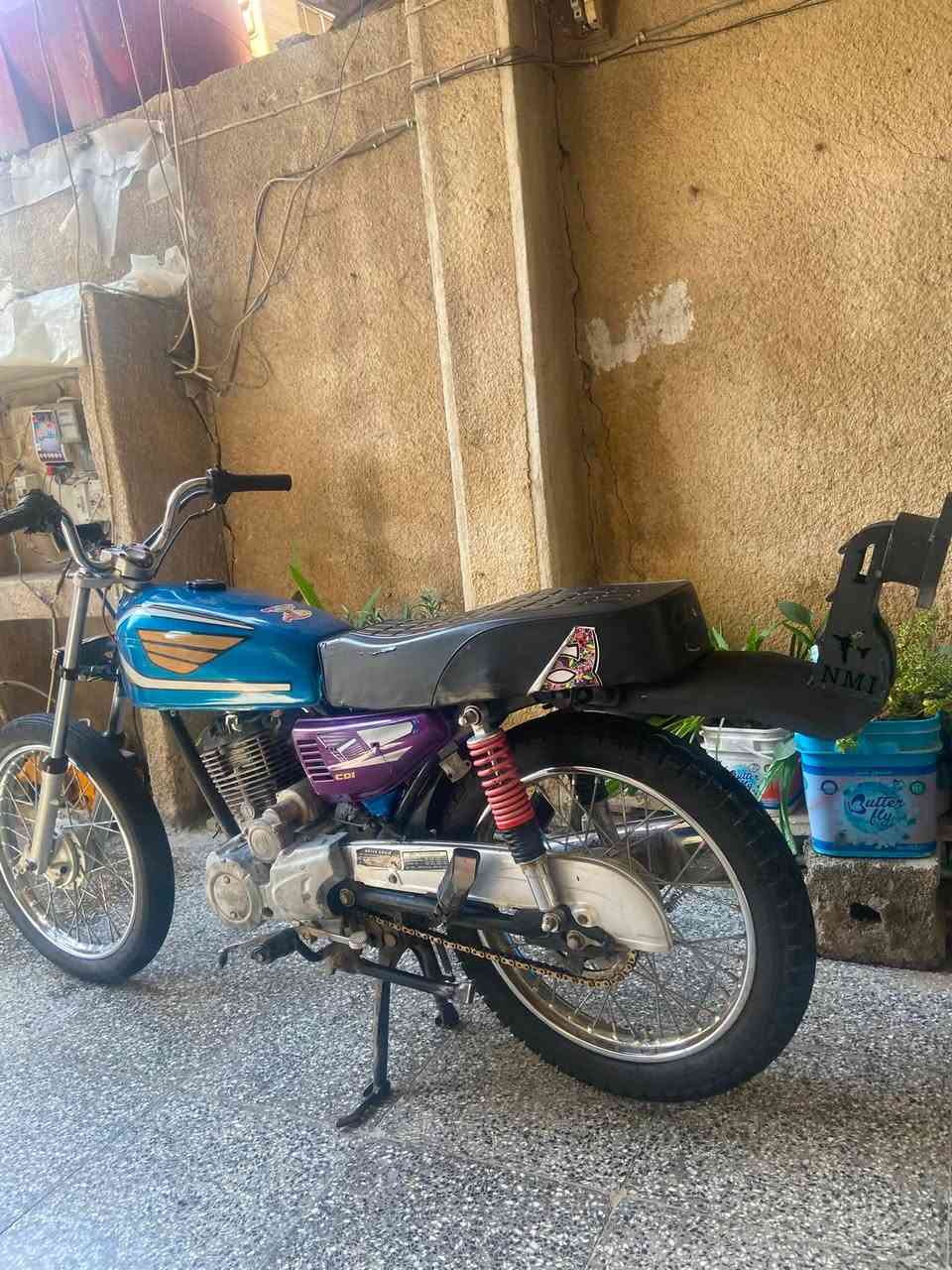 دراجه ايرانيه خمسه كير محرك بلادي السعر 400وبيه مجال حك الجيه متوازي عله بيعته واتساب فقط ***********
