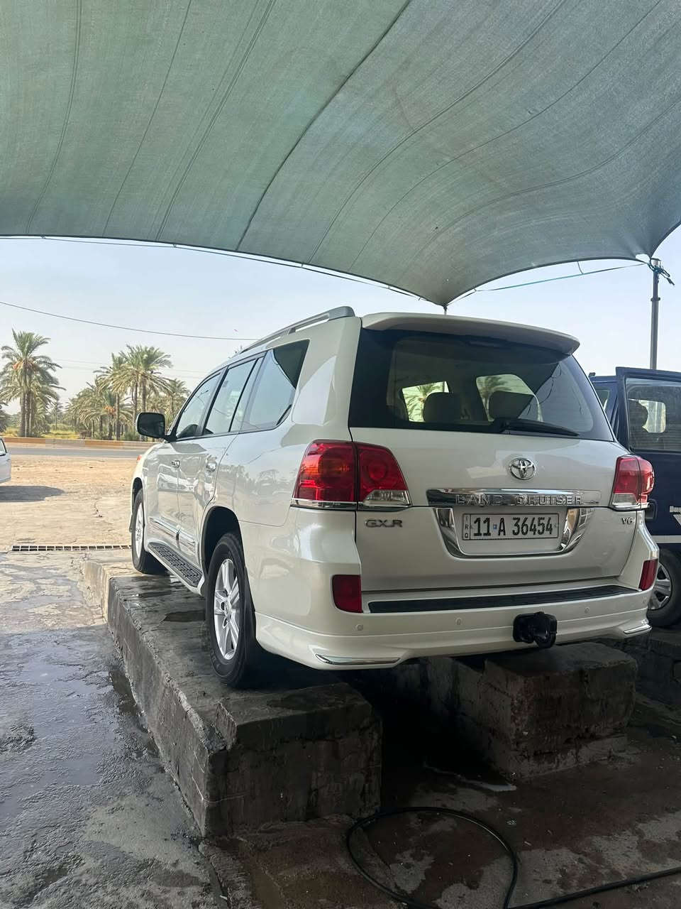 السلام عليكم
للبيع لاندكروز موديل 12 خليجي  G X R v6 

فول مواصفات 
تحكم ستيرن 
كشنات جلد
داخل بيجي ملكي
بصمة 
ثلاجة
سلايت 
جام اوتو
لايت زنون 
كشن كهرباء 
تخم تاير وتخم دسك جديد 
صدر اماي خلفي جديد 
تبريد ثلج 
السيارة بحالة الوكالة كتلوكات الشركة بيهة موجودة
ماشية 130 حقيقي
السعر 340
للأستفسار اكثر رقمي ***********
