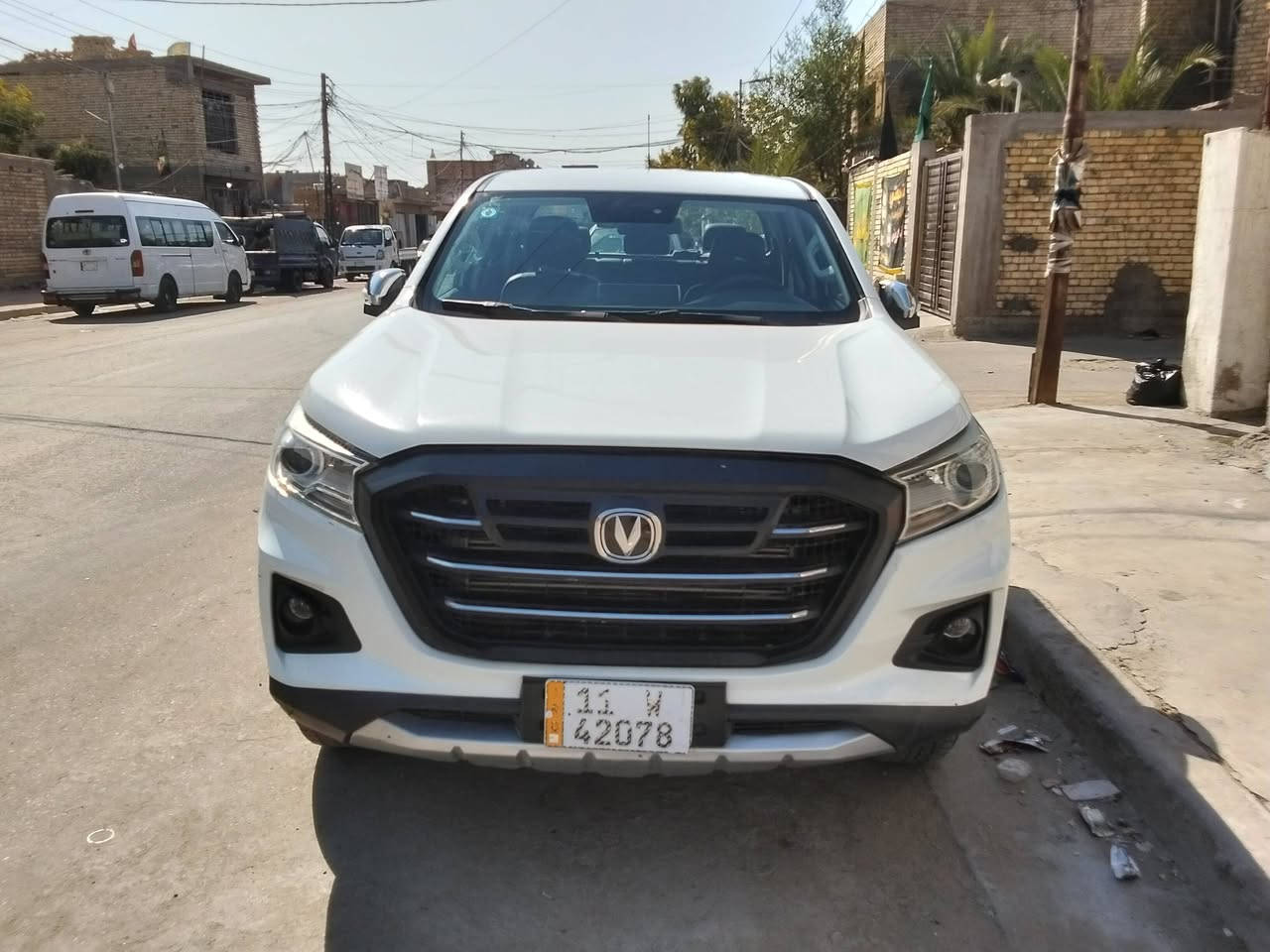سيارة جديدة كلشي موضح بالصور سعرها مناسب 119 قفل سيارة حرة بغداد دولي بأسمي مكفولة ماعدا الطخات هزة وسنوية جديدة الاتصال على الرقم التالي *********** مكان السيارة بغداد الرصافة
