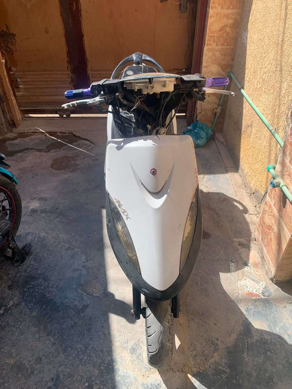 سلام عليكم ماكس عدله للبيع سلعه ومعدل فول بيها كلجات رياضي بلاديات و شيال رياضي اصلي وتزويد مكينه55 جديد عوزها شخاطه وتشتغل سلف 

المكان كربلاء 
السعر 350 وبيها مجال 
***********
