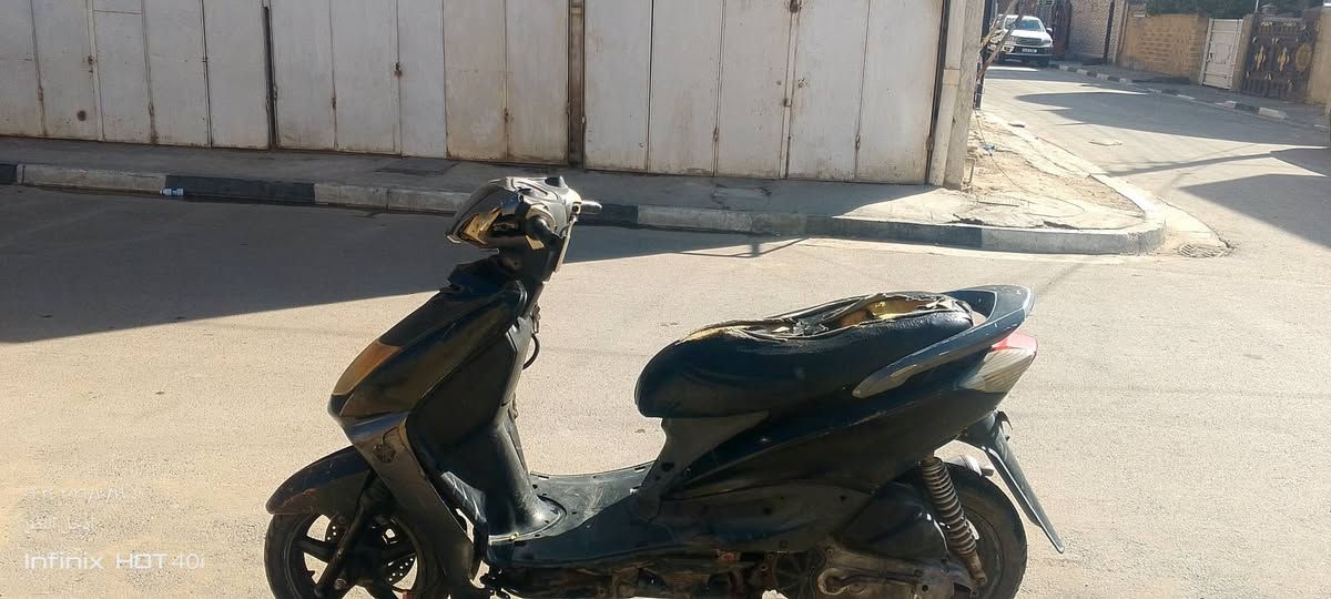 سكنس نثية • ياباني • بدون بطارية
