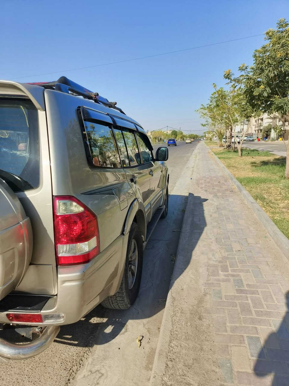 باجيرو 2001 محدثه 2007 كامل داخل و خارج سنتر لوك صندوك كهربائي شاشه وكاميرا خلفيه تایرات تخم جديد صدر امامي نظيف كير ومحرك شرط النظافة رقم اربيل بيها بعض الملاحظات السعر 65$ وبيها مجال تبريد عاطل بسمي *********** شهداء البياع
