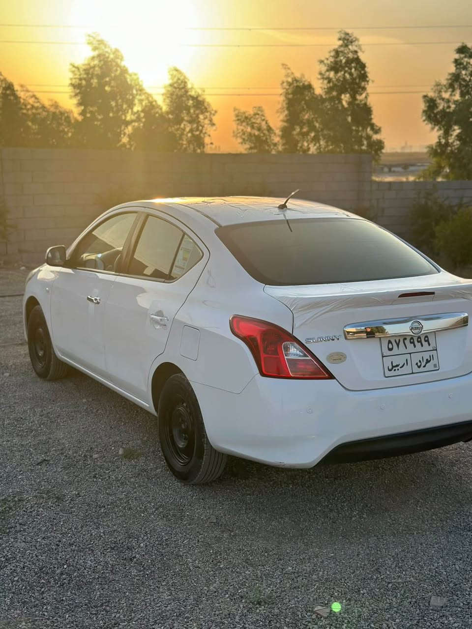Nissan sunny 2020
نیسان سەنی لاکشمیبای ٢٠٢٠
سفڕی هەولێرە 
لە شەریکەوە یەک دەستە 
١٢٠ هەزار کم ڕۆشتووە
سەیارەکە بێ بۆیاغە نەرمە تەزرەیەکی هەیە 
سەیارە توند و تۆڵە و دینار مەسرەفی تێدا بوو لەسەر خۆمە 
سعری ٩٦ وەرەقە و مەجالێکی برایانە 
هەولێر    *********** أربيل, العراق
