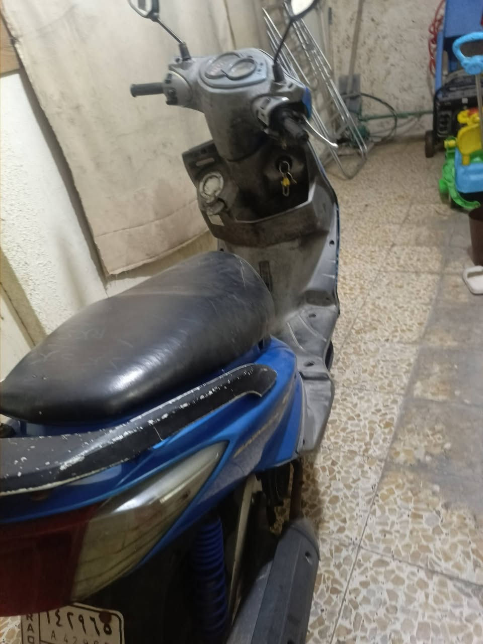 السلام عليكم سكنس فحل للبيع دراجه تشتغل بس تتاخر لاتبخير ولاتنقيط ابيعها كوم حديد ب 350 وبيها مجال جماعه 250/200 لا طبون استفسار واتساب فقط ***********
