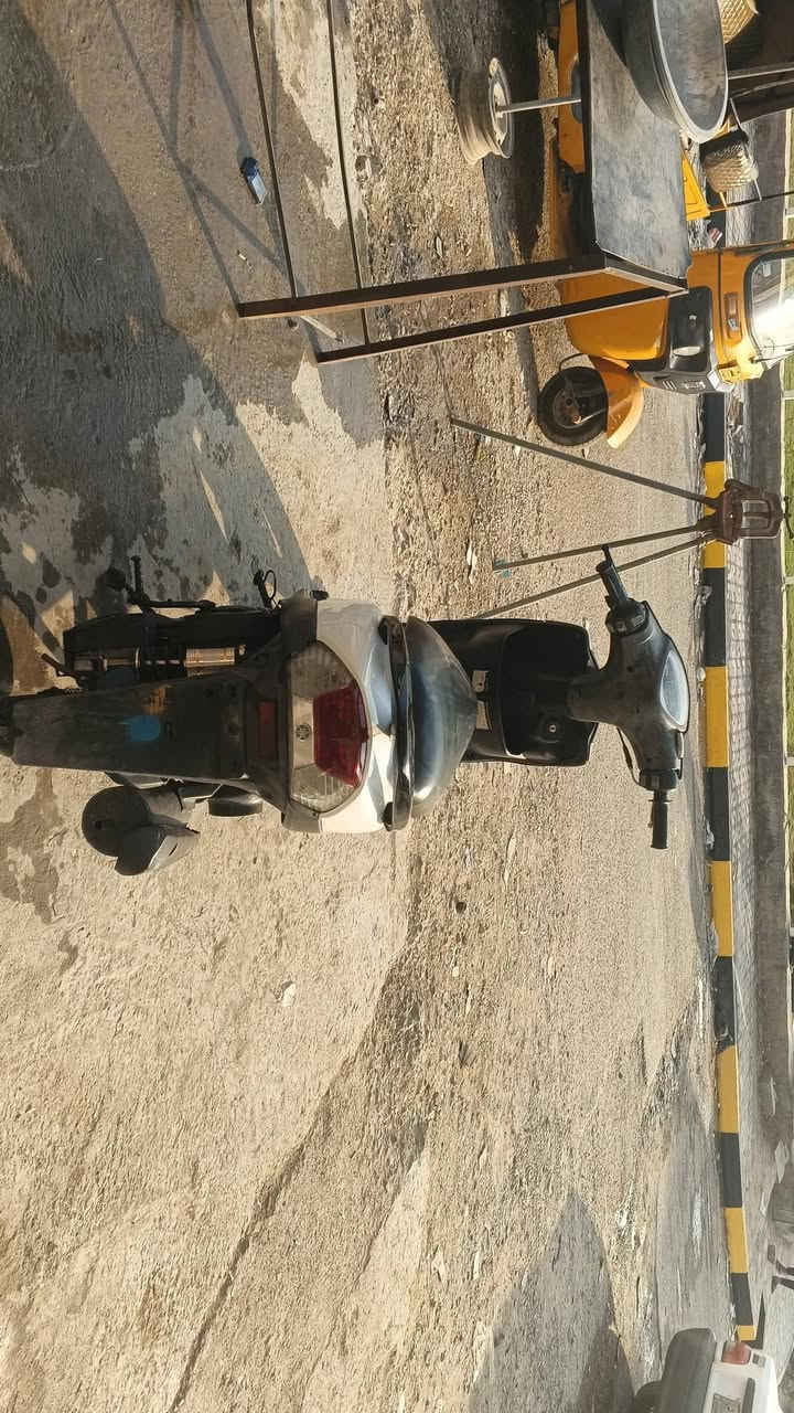 السلام عليكم دراجه مال ربه الدرجه خير من الله تجي تشوف بعينك وتخذه توديه وين ميعجبك درجه كلش نظيفه سعره 900وبيه مجال ***********
