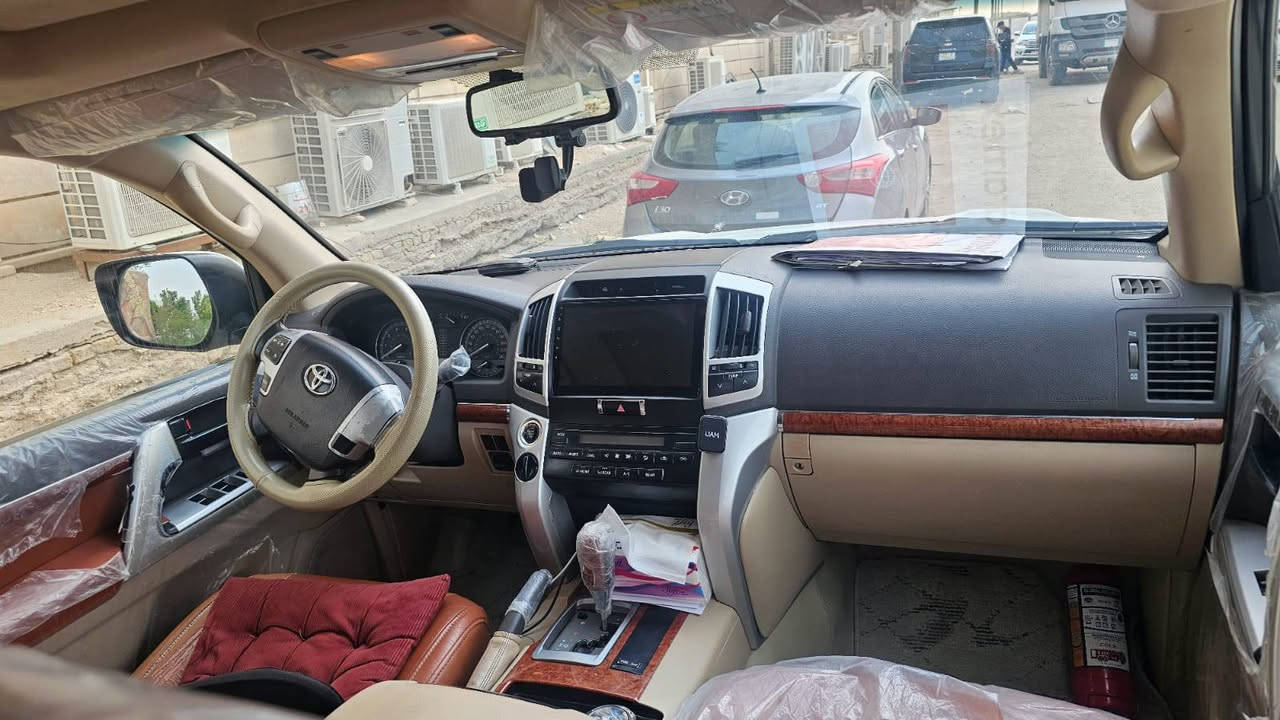 سياره جكساره موديل 2013 فول مواصفات لكزز 1/1 رقم بصره دولي تحويل المشتري. مكفوله كفاله عامه شرط الفحص الشراي يتصل علرقم ***********
