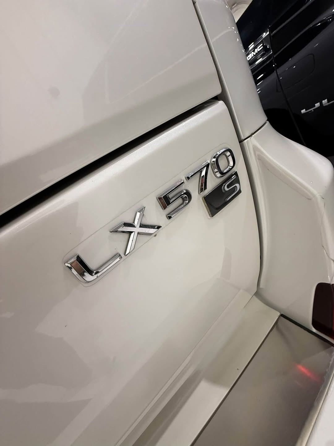 لكزس LX 570 • ٢٠١٦ • فول مواصفات