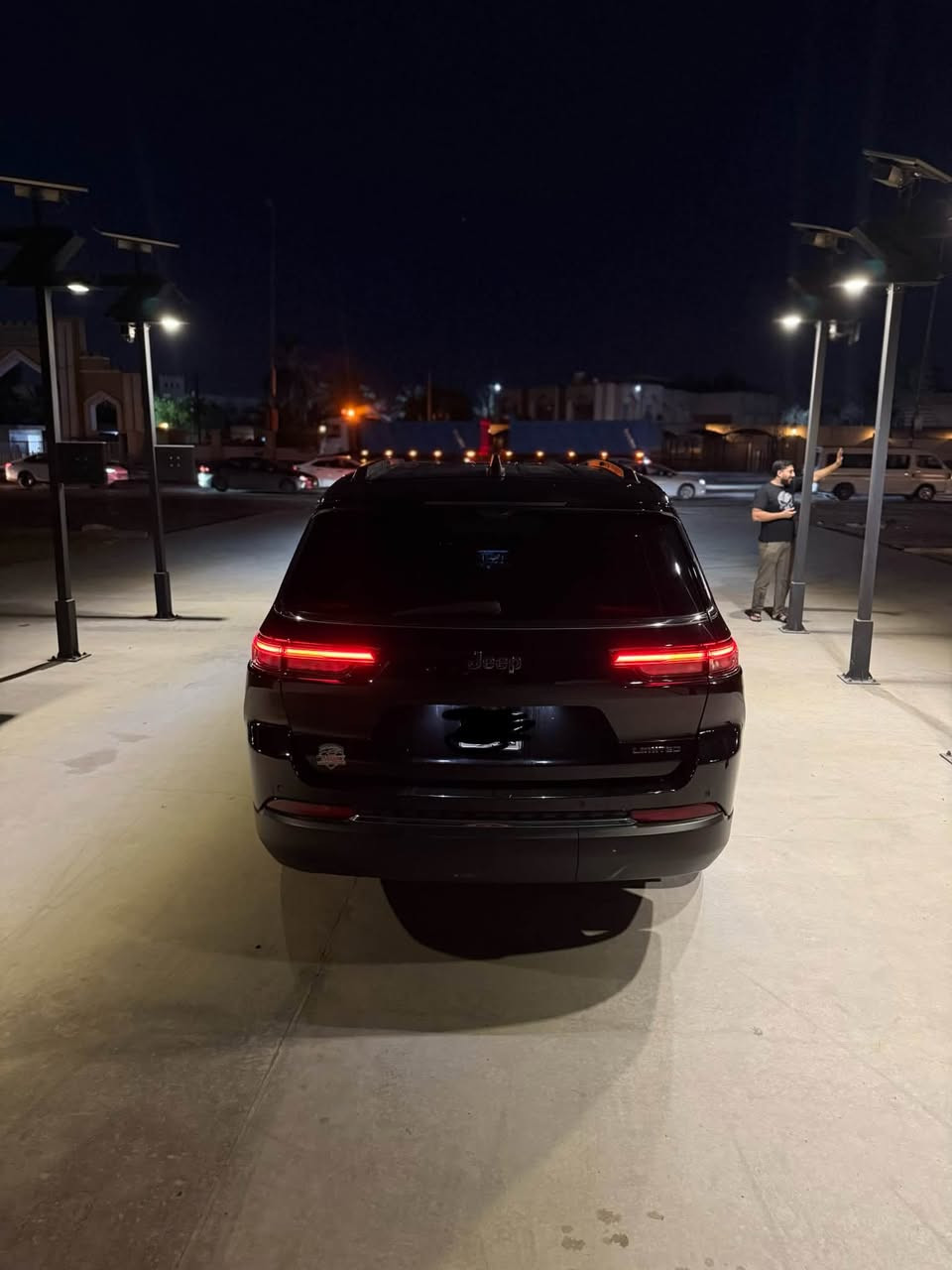 🚘 Jeep Grand Cherokee L Limited   2024
المواصفات 

• رادار أمامي مع مانع تصادم
• تحذير الخروج عن المسار
• تحذير النقطة العمياء
• نظام تحذير عند التقاطعات
• نظام تحذير عند تجاوز السرعة المحددة
• نظام تقليل الضجيج داخل المقصورة
• إضاءة محيطية
• شاحن موبايل لاسلكي (Wireless)
• ستيرن كهربائي
• كاميرا محيطية 360°
• كاميرا داخلية
• تعديل وضعيات مقعد السائق كهربائياً
• تشغيل عن بُعد
• الصندوق الخلفي كهربائي
• إضافات من الخشب للمقصورة الداخلية
• ذاكرة لحفظ وضعيات الجلوس للمقاعد الأمامية
• المقاعد الأمامية كهربائية
• المقاعد الأمامية تبريد وتدفئة
• المقاعد الخلفية تدفئة
• ستائر للشبابيك الخلفية
• إنارة داخلية LED
• حساسات أمامية وخلفية
• مكيف خلفي مع وحدة تحكم منفصلة
• تدفئة مقود القيادة
• مانع تصادم خلفي
• بلوتوث وتوصيل الهاتف
• محدد سرعة
• نظام التشغيل والإطفاء الأوتوماتيكي
• نظام بريك أوتوماتيكي
• بانوراما

حادث السياره بدون ايرباك بدون دواخل شواصي لغود كفاله قطعه وحده فتح وبيه مكانات صبغ على كد الضرر اي نقص مابيه•

السعر 258
مكان السياره بغداد
+964 788 299 1250

نص مكتوب في الصور:
- Top View Rear View