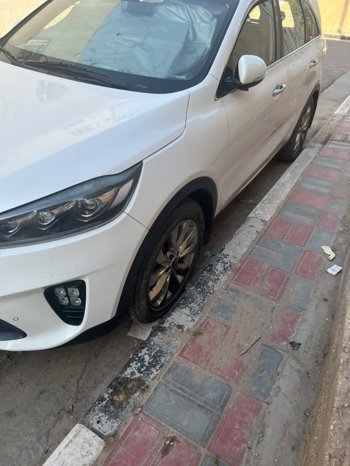 سورنتو 2019  
6 سلندر 
ماشيه 79 الف فقط
حساس امامي خلفي كامره خلفيه كشنات كهرباء
استعمال داخل مدينه 
حادث بسيط التريشه السوده اسفل الباب 
+وسط الباب تكحيل 
السنويه جديده بأسمي
رقم كربلاء الموقع كربلاء
السعر 34 مليون
للتواصل رقم ***********
