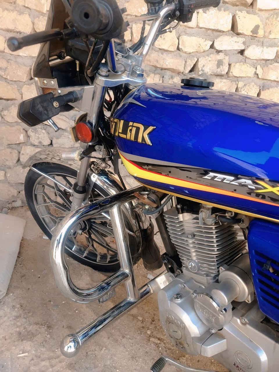 ايراني للبيع فقط منفيس 
محرك سيڤان 150cc
2024محرك نضيف ما مفتوح ولا برقي 
نضيف كهربائياته شغاله  سعر 750 مكان الرمادي 
زنگوره ناحية اليرموك ***********
