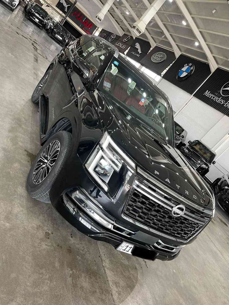 السلام عليكم نيسان باترول بلاتينيوم 2026
كفاله عامه من كلشي ومغلفه سياره PPF ابو ضمان 
سياره وكاله السور داخل بضمان 
محرك 6 سلندر تنفس طبيعي 
مااشيه 14.000Kmاخت زيرو 
مواصفات - أعلى فئة بلاتينيوم
- داخلية حمراء فخمة
- كراسي مساج
- السيارة مغلفة بالكامل
- درع حماية للجامة الأمامية
داخل عنابي 
كراسي مساج 
دشبول ديجتال متصل 
رادار امامي و خلفي و جانبي 
ثلاث شاشات 
سياقة ذاتية 
حساسات خلفي و امامي 
كت بلاتينيوم اصلي  
غراضها كلها كامله بصمتين 
العنوان / بغداد . الكاظميه 
☎️***********
