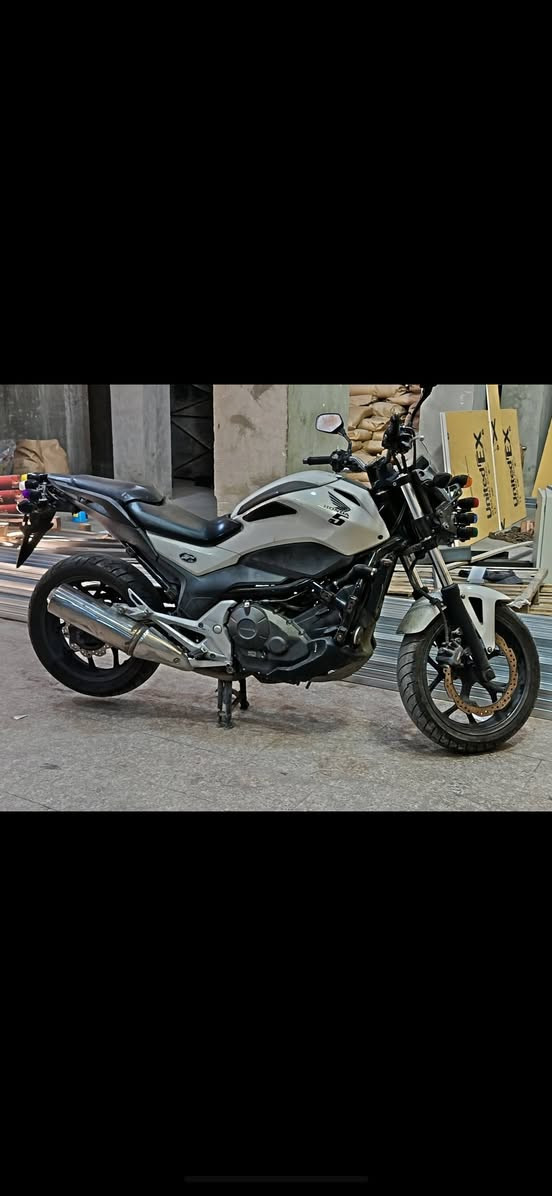هوندا ان سي  مكينه 700cc دراجه مكفوله كفاله عامه ماشيه 35الف مكاني بغداد سعرهه 20ورقه قفل
***********
هوندا ان سي  مكينه 700cc دراجه مكفوله كفاله عامه ماشيه 35الف مكاني بغداد سعرهه 20ورقه قفل
