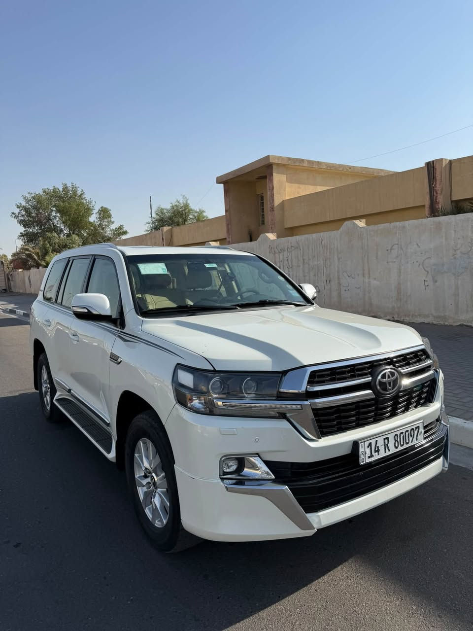 لاندكروز GXR
مديل 2017 
ماشيه 185 الف
صبغ بنيد وباب الخلفي ويوجد مكانات بارد
السعر 350$
للستفسار ***********
بيع فقط
مكان السياره البصره

